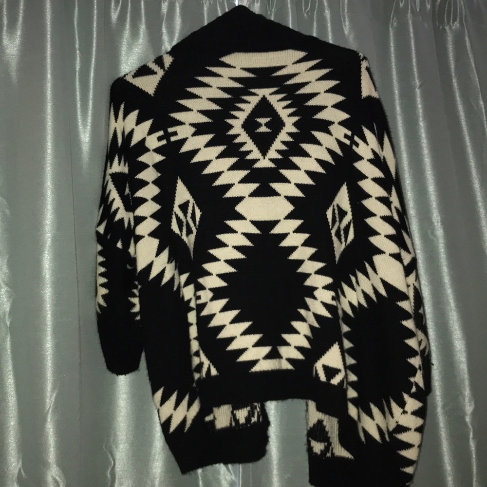 Sweater/Throw - Picture 2 of 2